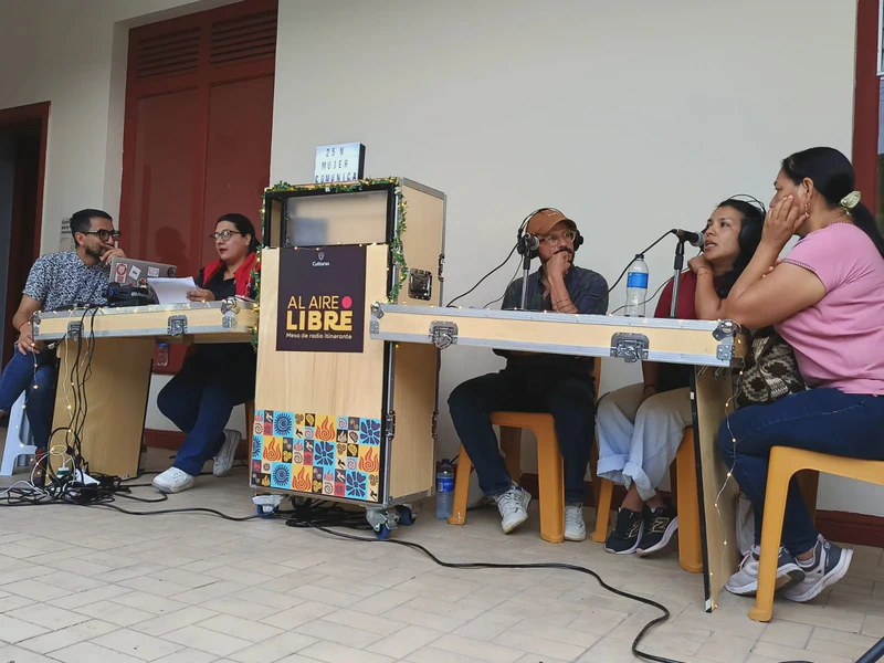 Activación al aire libre: Mesa de radio itinerante