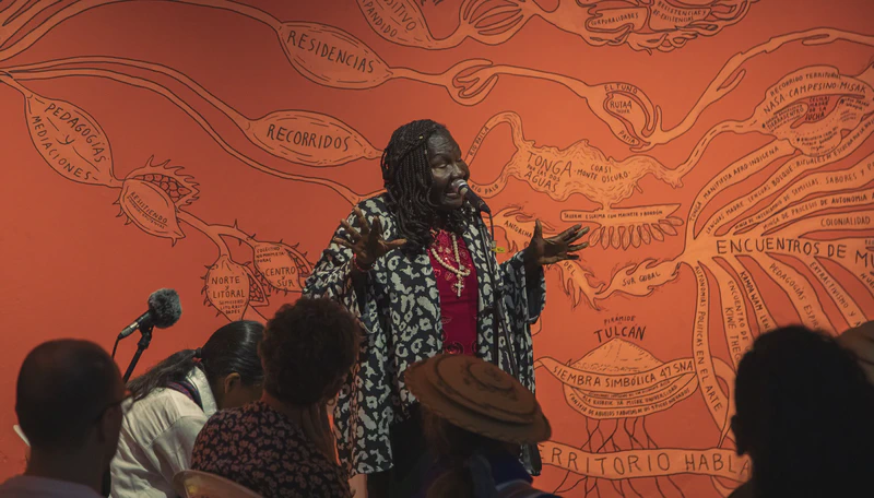 Cantos ancestrales, memoria vibracional