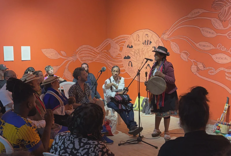 Cantos ancestrales, memoria vibracional