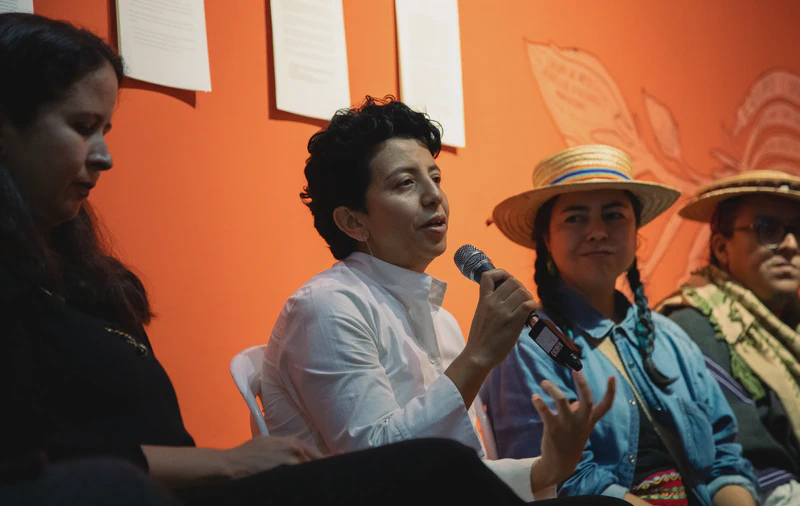 Un tejido de visiones: conversación curatorial sobre KAUKA, asamblea de mundos posibles