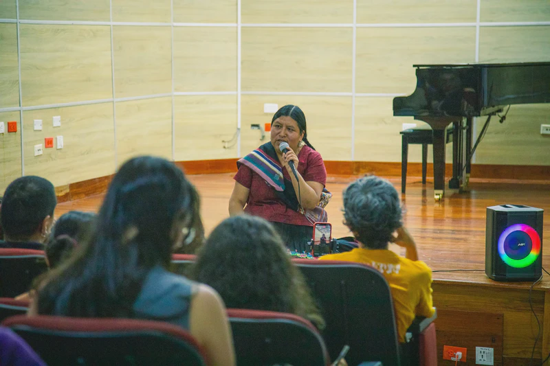 YANAK UYWAÑA La crianza mutua de las artes