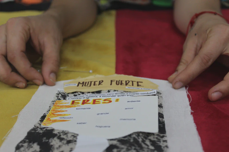 Alumbramientos textiles – Costurero documental