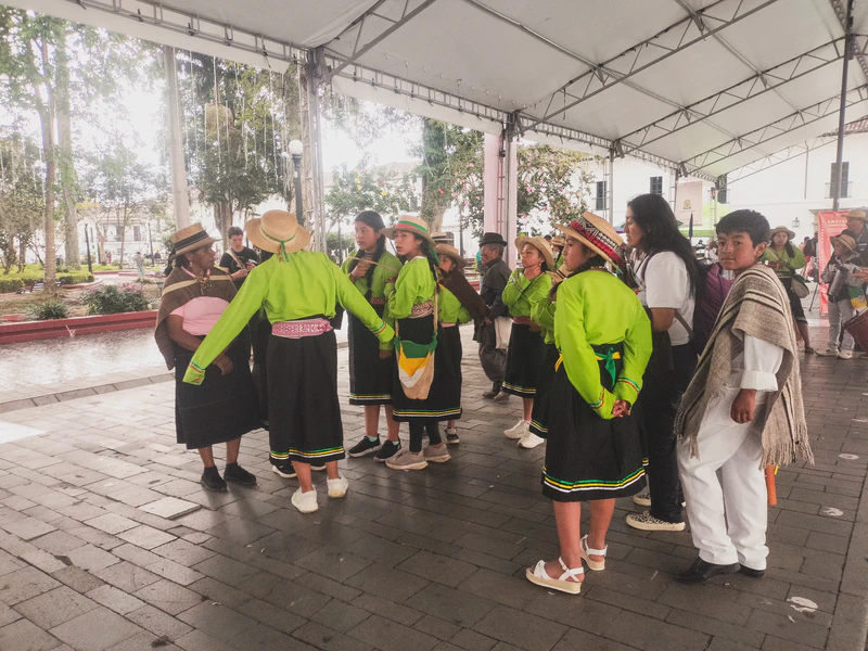 Alfabeto natural en el espacio público con el Colectivo Cenzontle