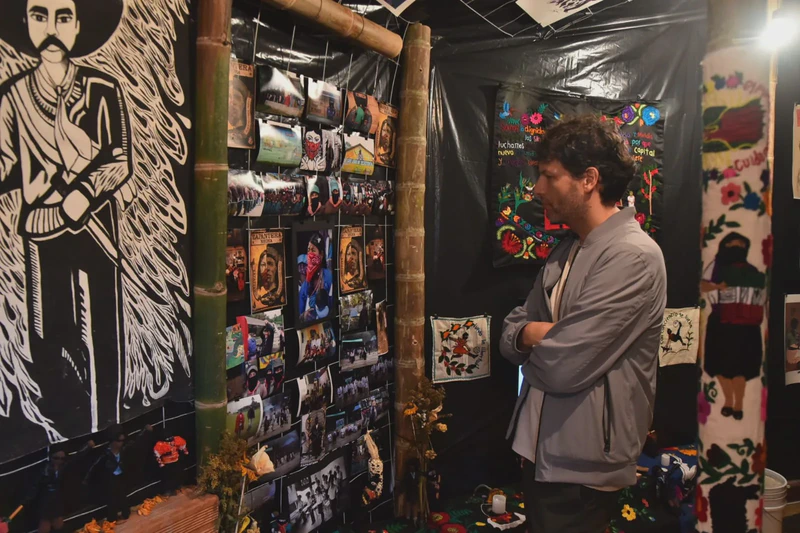 Mil mundos negros que se conectan entre sí